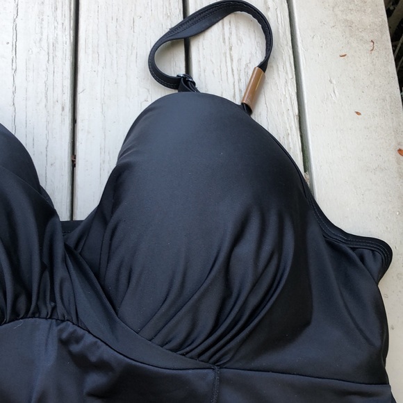 NWOT CACIQUE Balconette Swim Black Tankini top
Gold Hardware Built in Bra 44DDD - Picture 13 of 16